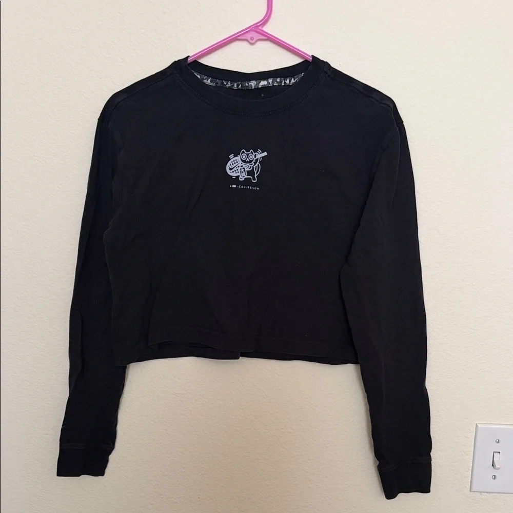 Nike Lucky Cat Graphic Long Sleeve Cropped T Shirt